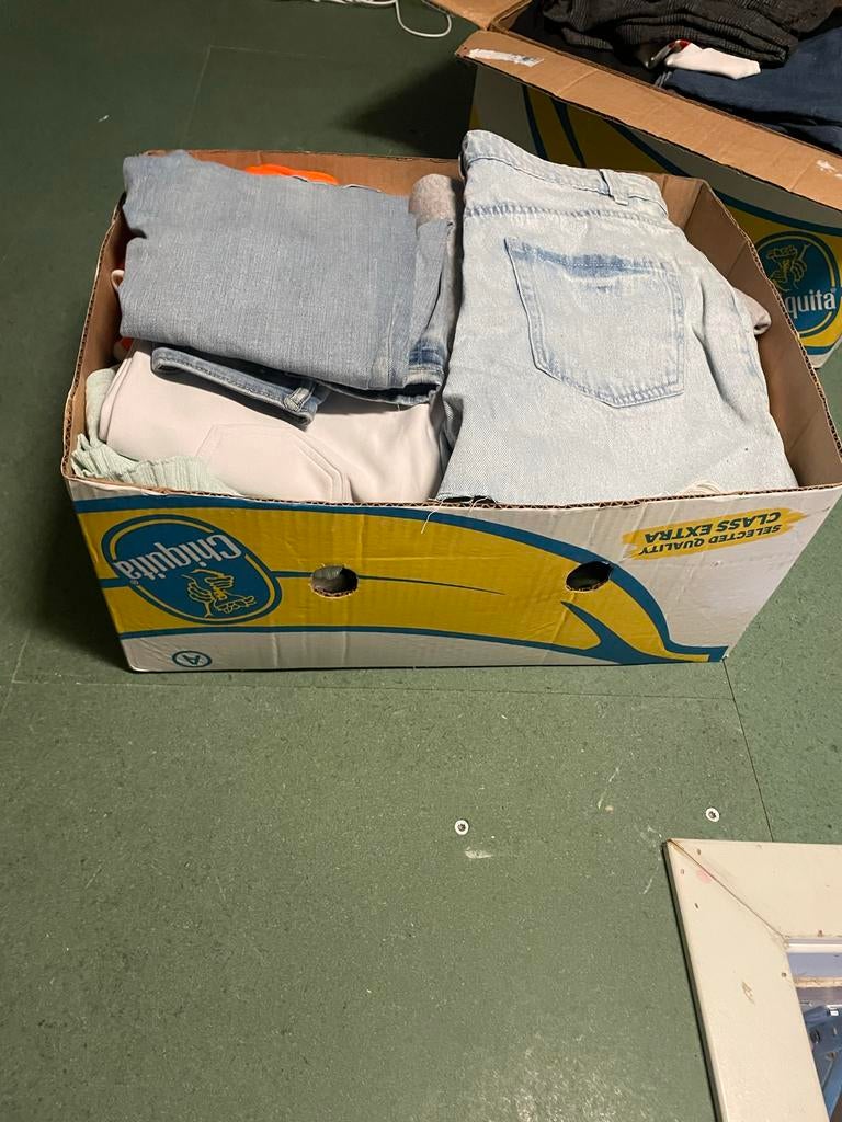 doos vol kleding, Ophalen of Verzenden, Gedragen, Blauw, Overige jeansmaten