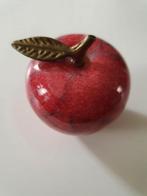 Rode massief marmeren appel met messing blad, Ophalen of Verzenden