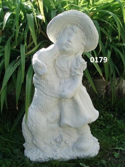 Meisje met hond.  nr 0179., Ophalen, Nieuw, Beton, Mensenbeeld