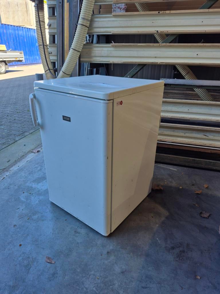 Mooie gebruikte koelkast - lichte beschadiging bovenzijde, Ophalen