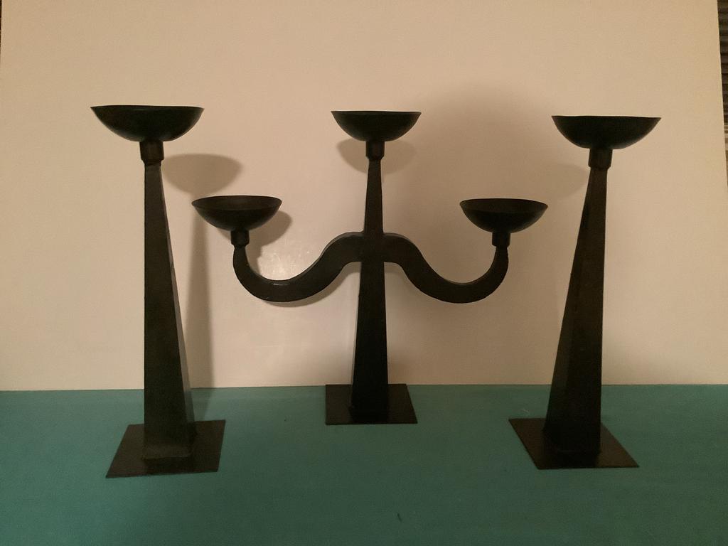 Set van 3 Art Deco metalen kandelaars, Antiek en Kunst, Antiek | Kandelaars, Ophalen, Overige materialen