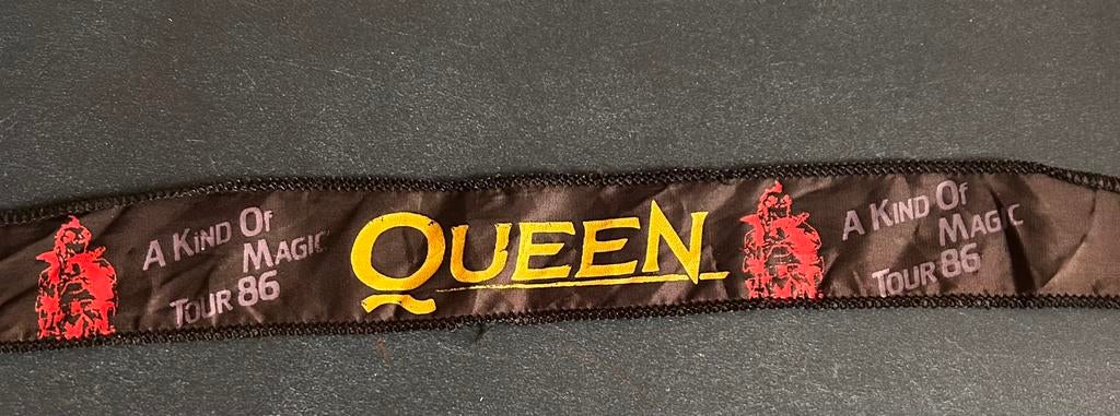 Queen tour 86 a kind of magic  memorabillia scarf, Ophalen of Verzenden, Kleding
