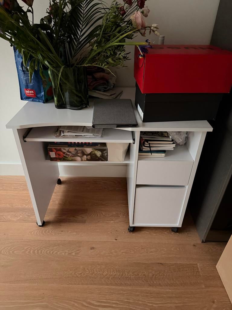 Office table with storage and wheels, Ophalen, Gebruikt, Spaanplaat of MDF, Overige merken