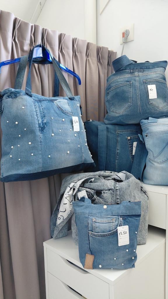 Handgemaakte tassen van spijkerstof - Uniek en Duurzaam, Sieraden, Tassen en Uiterlijk, Tassen | Damestassen, Ophalen of Verzenden