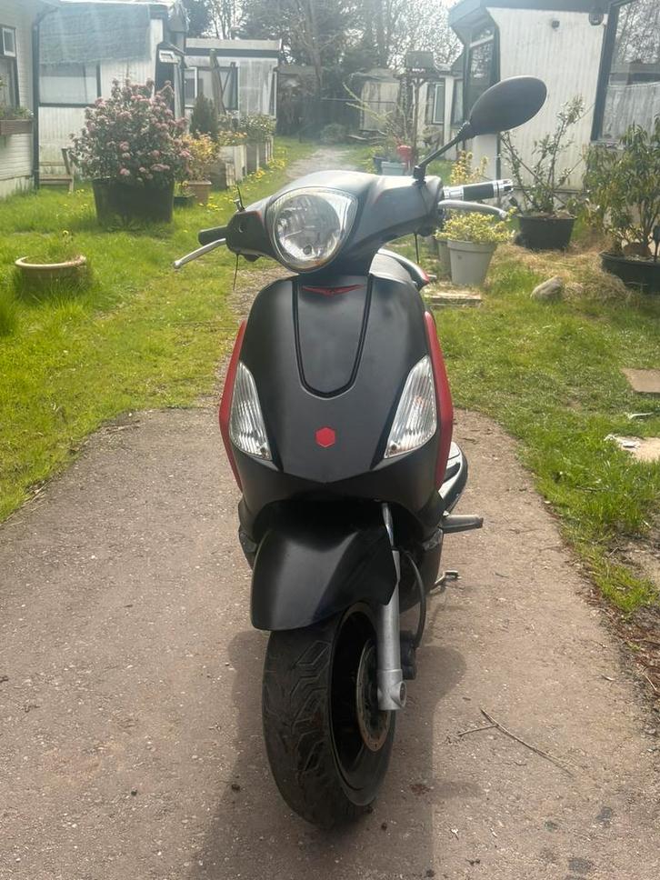 Piaggio fly 125 4t, Fietsen en Brommers, Scooters | Piaggio, Gebruikt, Fly, Maximaal 45 km/u, Benzine, Ophalen