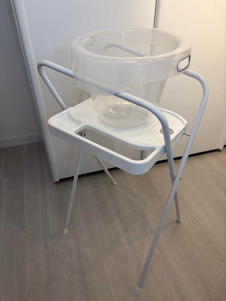 Bébé-jou Bademmer met standaard - zo goed als nieuw, Kinderen en Baby's, Badjes en Verzorging, Zo goed als nieuw, Tummy Tub, Bébé-jou