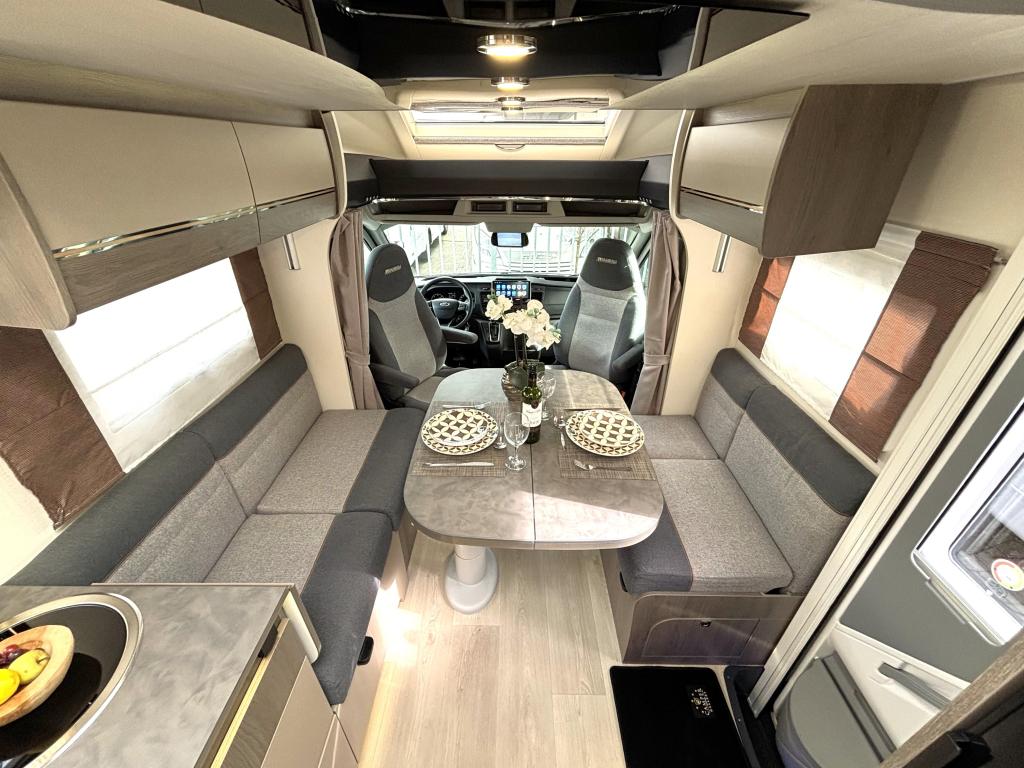 Chausson 768 XLB Titanium AUTOMAAT QUEENSBED + HEFBED + F2F, Caravans en Kamperen, Campers, Automaat, Ringverwarming, Ford, 7 tot 8 meter