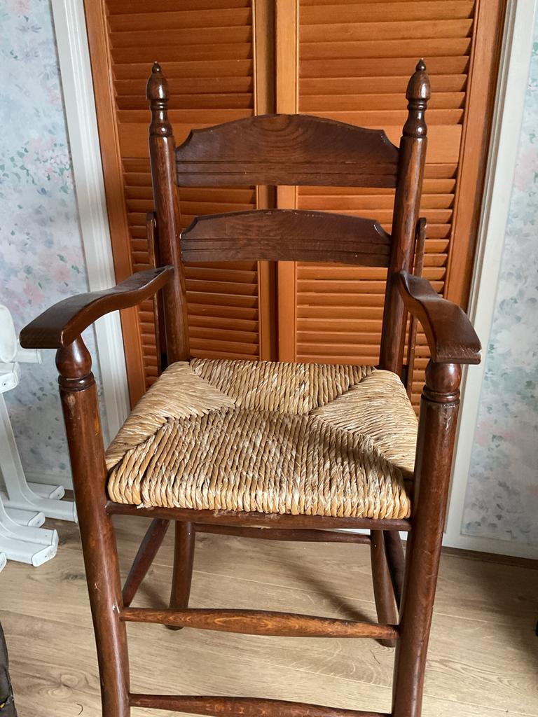 Eikenhouten tafelstoel, Kinderen en Baby's, Ophalen, Gebruikt, Meegroeistoel, Afneembaar eetblad