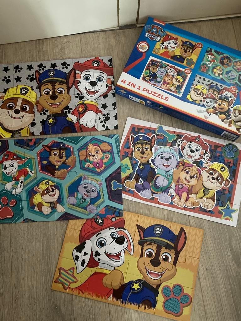 Paw patrol 4 in 1 puzzel, Ophalen of Verzenden, 10 tot 50 stukjes, Zo goed als nieuw, 2 tot 4 jaar