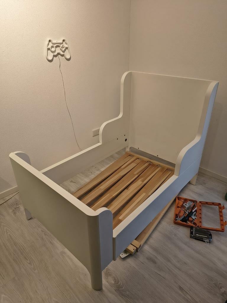 Ikea meegroeibed "Busunge", Ophalen, Eenpersoons, Wit, Hout