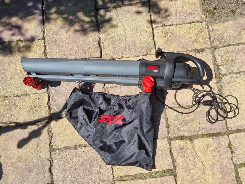 Skil Bladblazer met Zuigfunctie 2800W, Tuin en Terras, Bladblazers, Gebruikt, Met opvangzak, Handgedragen, Ophalen of Verzenden