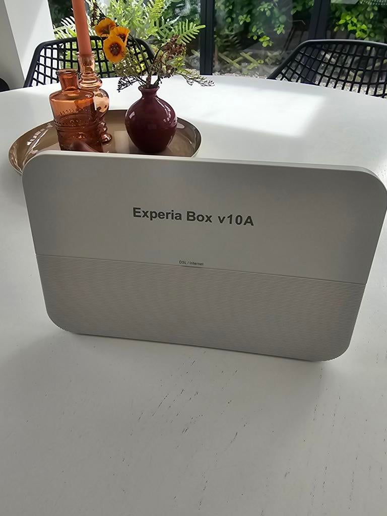 KPN Experia Box v10A modem, Computers en Software, Routers en Modems, Ophalen of Verzenden, Zo goed als nieuw, Router met modem