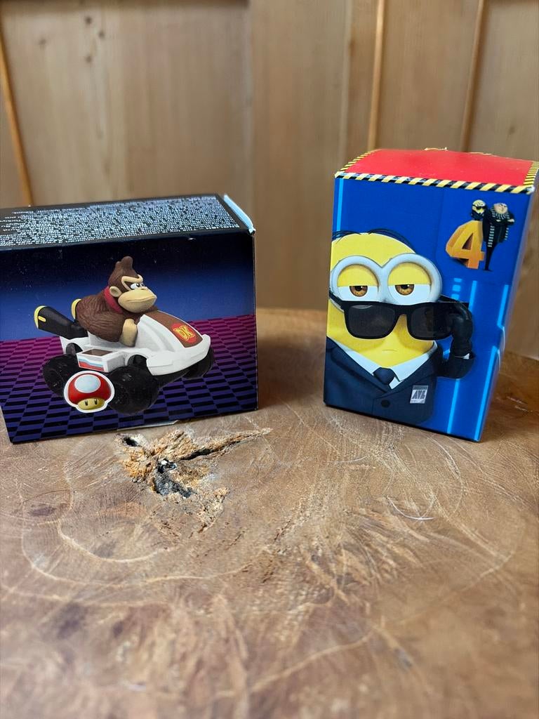 McDonald's Happy Meal Speelgoed: Donkey Kong & Minion, Ophalen of Verzenden, Zo goed als nieuw, Jongen of Meisje