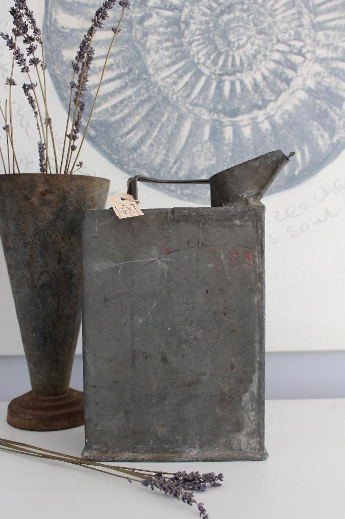 Oude brocante zinken kan met tuit *Pronck & Praal*, Antiek en Kunst, Curiosa en Brocante, Ophalen of Verzenden