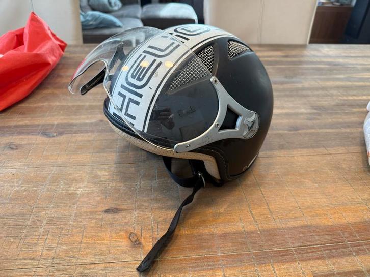Scooterhelm maat M Zwart/Wit retro vespa look a like helm, Fietsen en Brommers, Brommerhelmen, Gebruikt, Medium, Ophalen of Verzenden