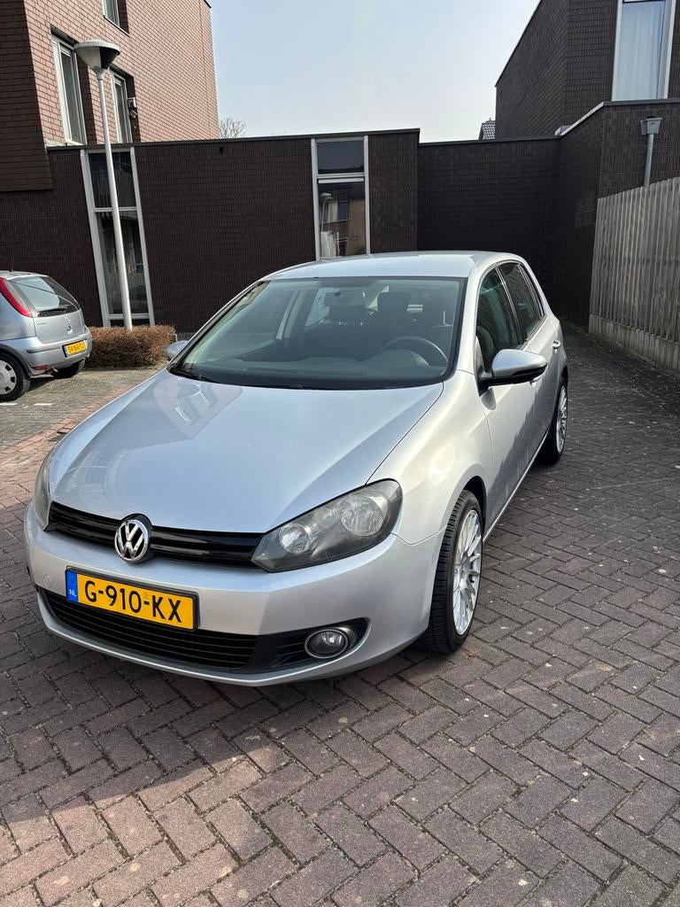 Volkswagen Golf 1.4 16V 59KW 5D 2010 Grijs, Auto's, Volkswagen, Voorwielaandrijving, 4 cilinders, Handgeschakeld, 1390 cc