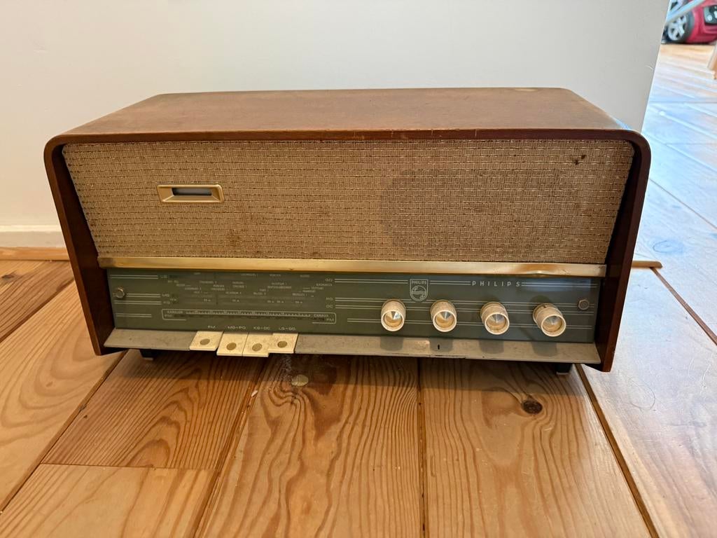 Oude retro vintage Philips radio die het doet!, Audio, Tv en Foto, Radio's, Ophalen, Gebruikt, Radio