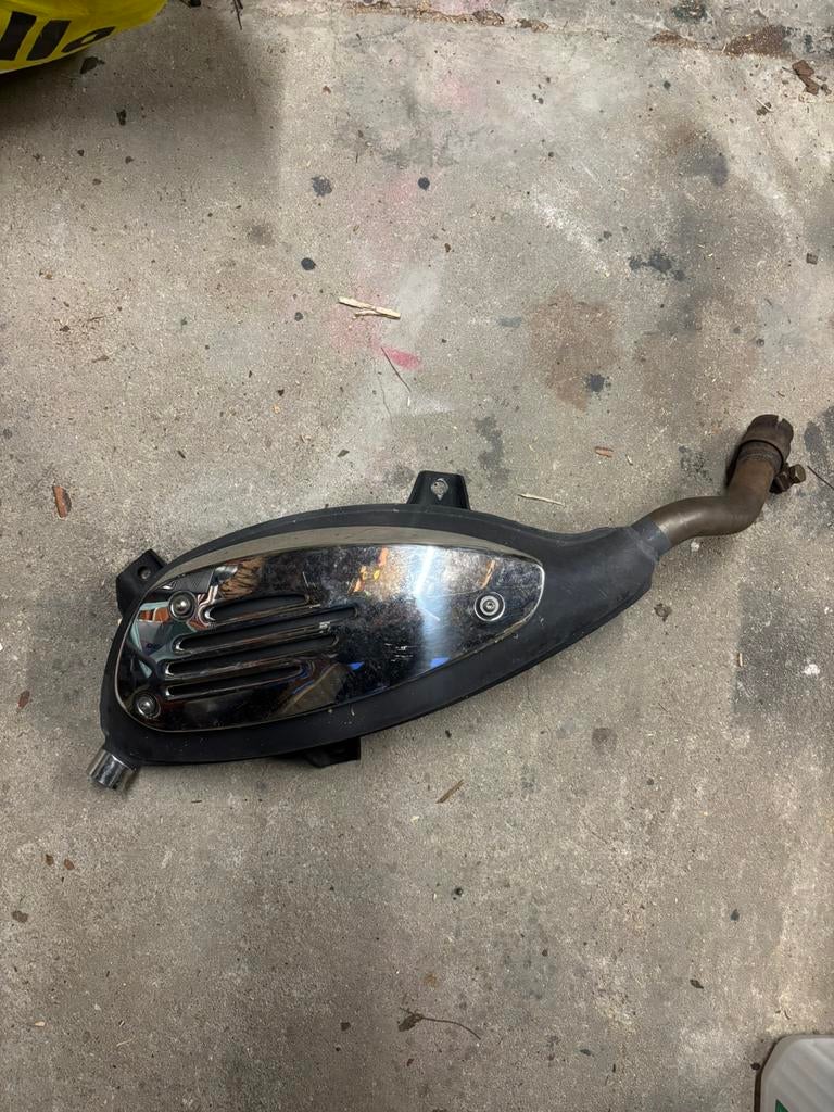 Vespa Sprint/LX50 Uitlaat Origineel 4T2k, Fietsen en Brommers, Brommeronderdelen | Scooters, Ophalen of Verzenden, Zo goed als nieuw