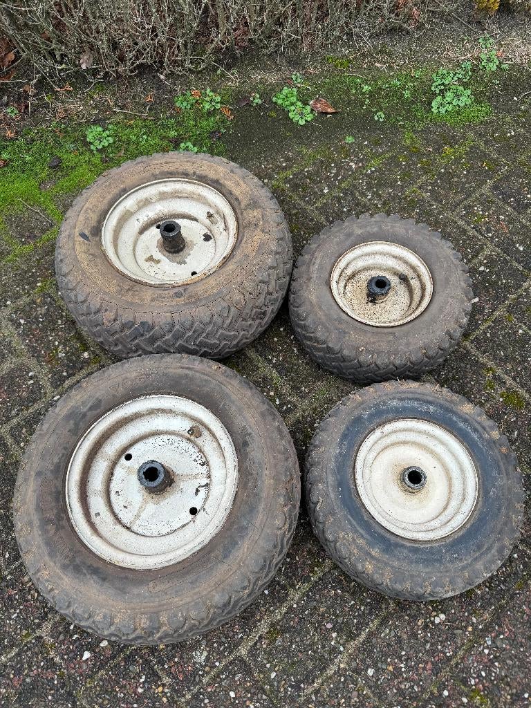 Complete wielenset voor zitmaaier (400160 & 320110), Tuin en Terras, Zitmaaiers, Ophalen, Gebruikt