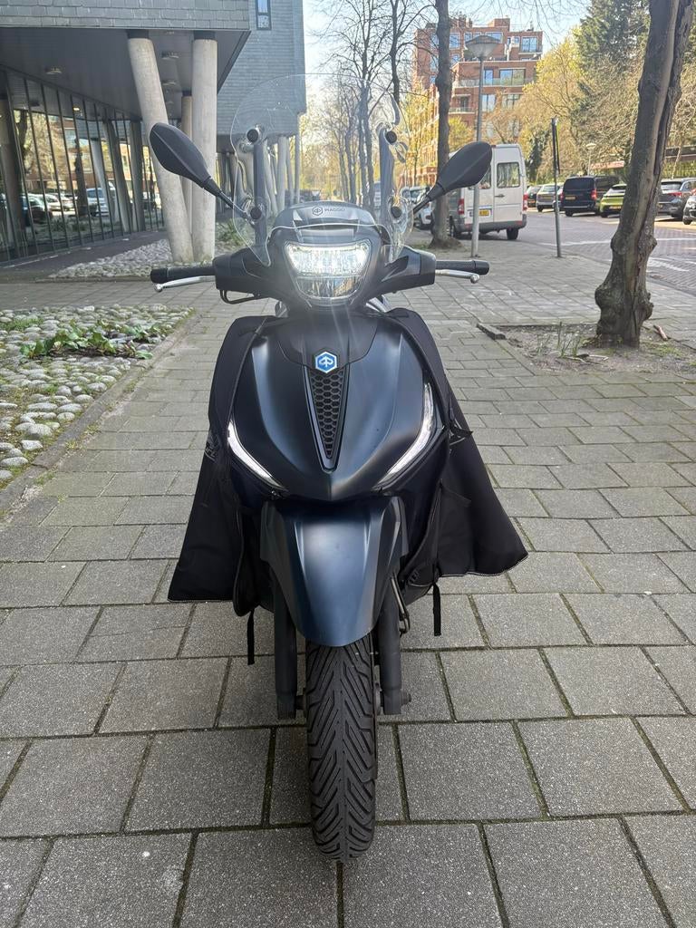 Piaggio Beverly 400cc 2021, Ophalen, 400 cc, Overige modellen, Zo goed als nieuw