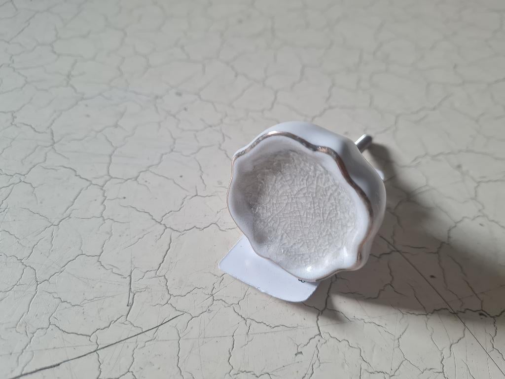 Nieuwe witte met parelmoer kastknoppen Clayre & Eef p/st2.95