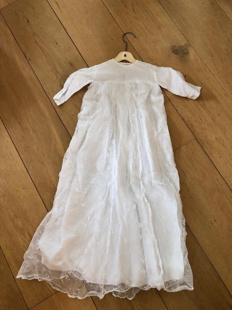 Doopjurkje of jurk voor poppenverzameling, Antiek en Kunst, Antiek | Kleding en Accessoires, Ophalen of Verzenden