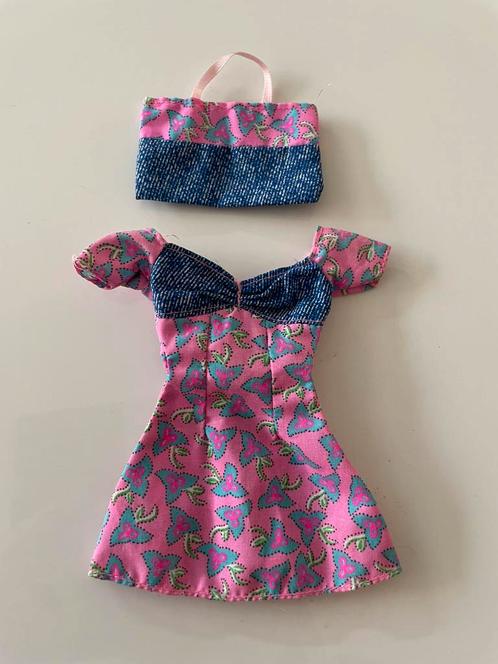 Barbie jeans jurkje jaren 90, Verzamelen, Poppen, Gebruikt, Kleertjes, Ophalen of Verzenden