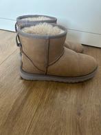 Ugg’s, UGG, Lage of Enkellaarzen, Ophalen of Verzenden, Grijs