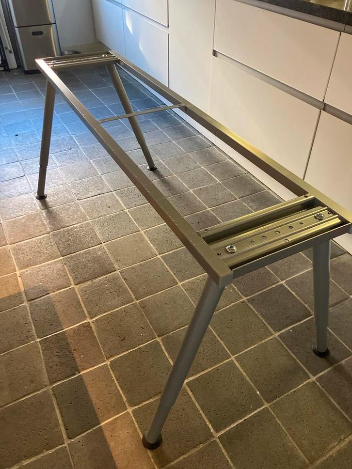 IKEA Galant bureau onderstel + verstelbare poten, Huis en Inrichting, Bureaus, Gebruikt, Ophalen