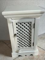 Wit koloniaal kastje met deurtje., Huis en Inrichting, Kasten | Dressoirs, Ophalen, Minder dan 50 cm, Gebruikt, Minder dan 25 cm