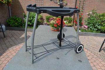 Weber Barbecue Onderstel Q100 inklapbaar/verrijdbaar. beschikbaar voor biedingen