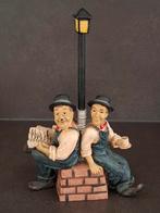 Laurel en Hardy beeld met lantaarn, Antiek en Kunst, Ophalen of Verzenden