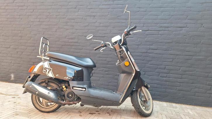 SYM Tonik Scooter - Goed Onderhouden, Fietsen en Brommers, Scooters | SYM, Gebruikt, Overige modellen, Maximaal 25 km/u, Benzine