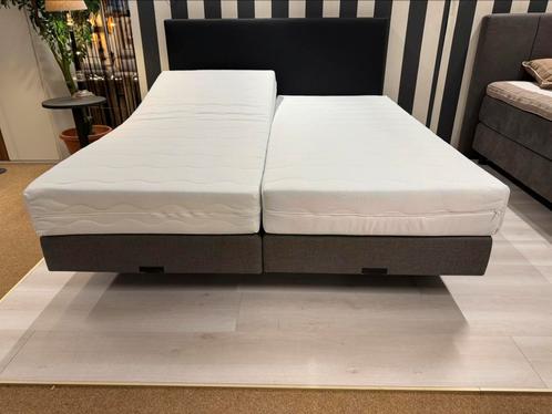 Boxspring Elektrisch 180x200 Grijs €895 Direct/Leverbaar, Huis en Inrichting, Slaapkamer | Boxsprings, Nieuw, 180 cm, 200 cm, Tweepersoons