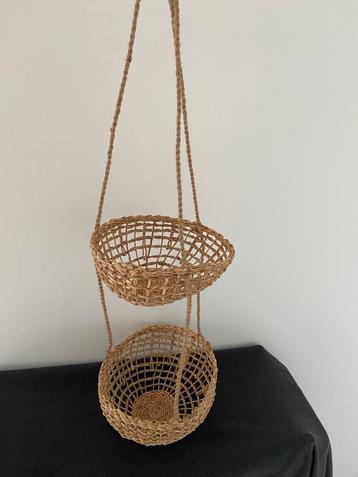 Leuke rieten hangmand beschikbaar voor biedingen