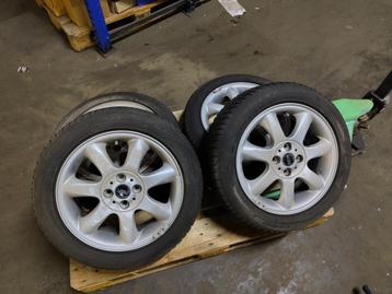 4x Mini Cooper banden en velgen 15'' inch met Goodyear band  beschikbaar voor biedingen