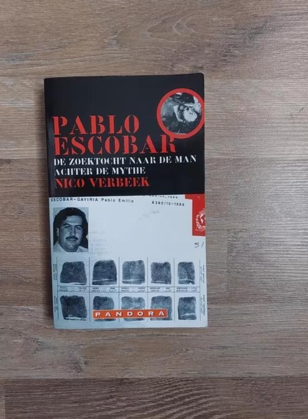 Pablo Escobar (True Crime) door N. Verbeek, Boeken, Biografieën, Gelezen, Overige, Ophalen of Verzenden