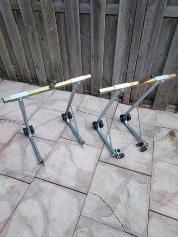 2 paddock stands voor en achter beschikbaar voor biedingen
