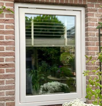 Raam beschikbaar voor biedingen