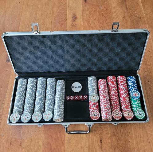 Zeer luxe pokerset met 500 poker fiches met waardeopdruk!, Hobby en Vrije tijd, Gezelschapsspellen | Kaartspellen, Zo goed als nieuw