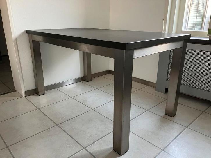 Eettafel met rvs onderstel., Huis en Inrichting, Tafels | Eettafels, Zo goed als nieuw, 50 tot 100 cm, 100 tot 150 cm, Vier personen