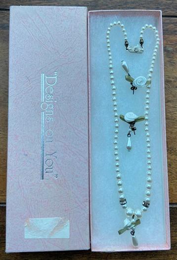 Luxe trouwketting parel met twee bijbehorende oorbellen beschikbaar voor biedingen