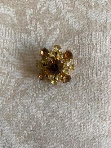 Broche met strass beschikbaar voor biedingen
