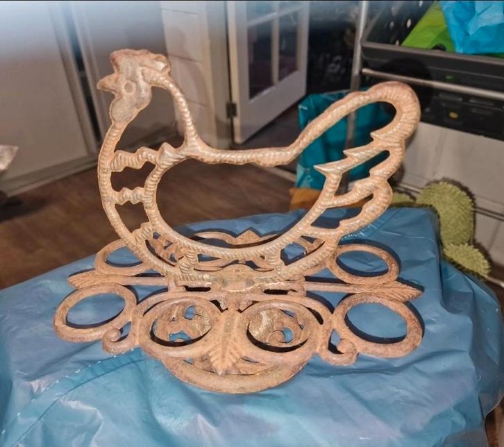 Vintage gietijzeren kip ei houder, Antiek en Kunst, Antiek | Overige Antiek, Ophalen of Verzenden