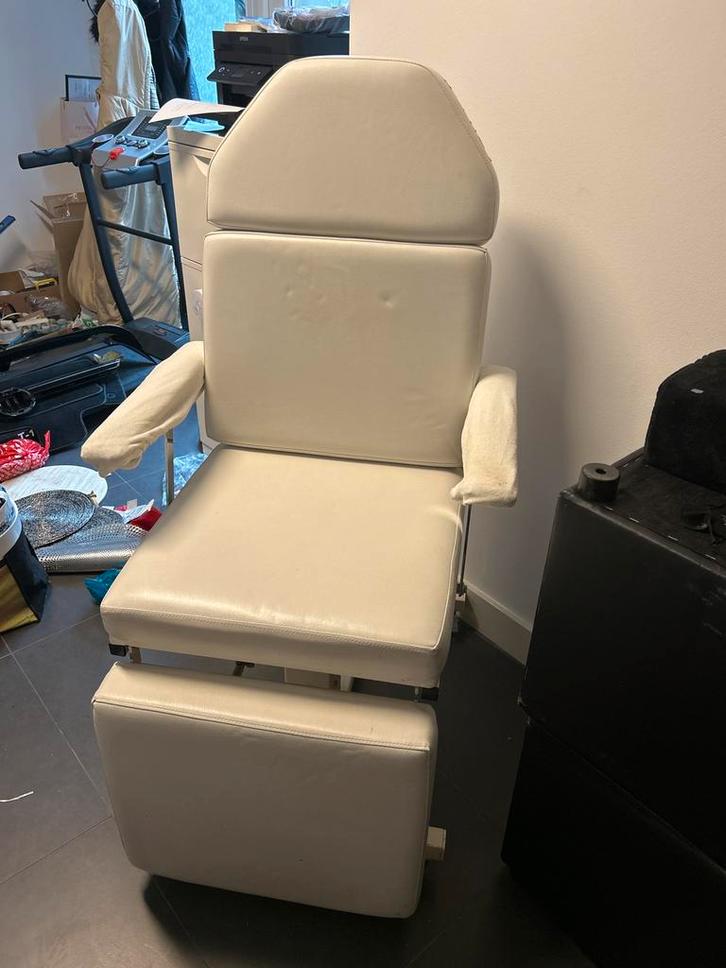 Behandelstoel - Ideaal voor schoonheidssalon!, Huis en Inrichting, Stoelen, Gebruikt, Eén, Kunststof, Wit, Ophalen of Verzenden