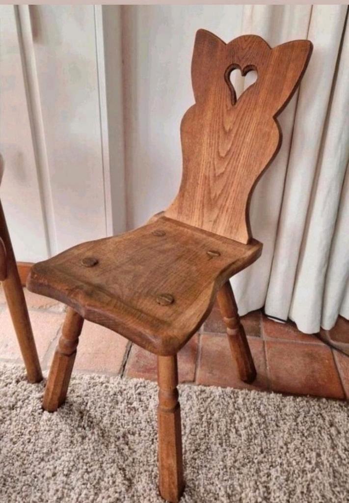 Sober brutalist boeren stoel, plantentafeltje krukje eiken, Antiek en Kunst, Antiek | Meubels | Stoelen en Banken, Ophalen