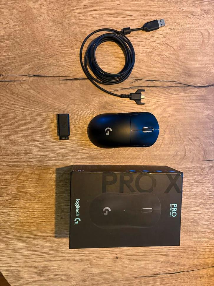 Logitech Pro X Superlight - Gaming Muis, Computers en Software, Muizen, Zo goed als nieuw, Muis, Rechtshandig, Draadloos, Gaming muis