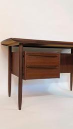 Iconisch Mid-Century Teak Bureau van Tijseling voor Hulmefa, Ophalen