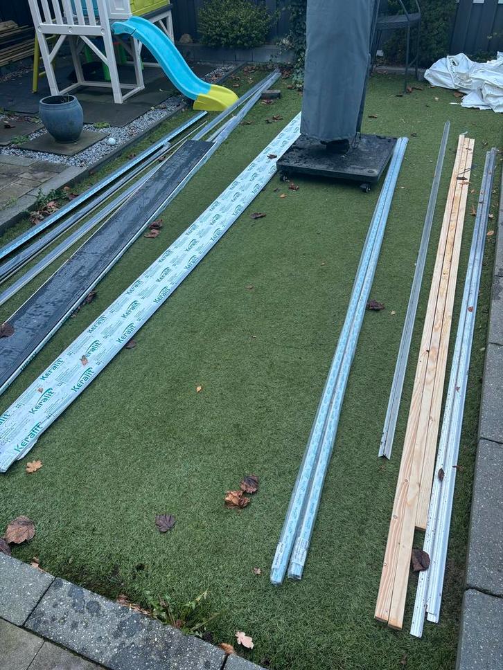 Keralit gevelbekleding & diverse profielen & boeideel, Doe-het-zelf en Verbouw, Platen en Panelen, Zo goed als nieuw, Ophalen