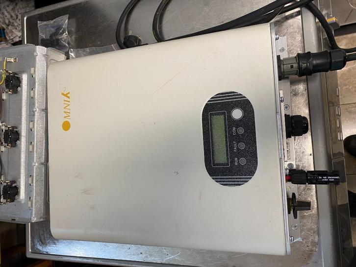 Omnik omvormer omniksol 1.0 k goed werkend met garantie /set, Hobby en Vrije tijd, Elektronica-componenten, Gebruikt, Ophalen of Verzenden